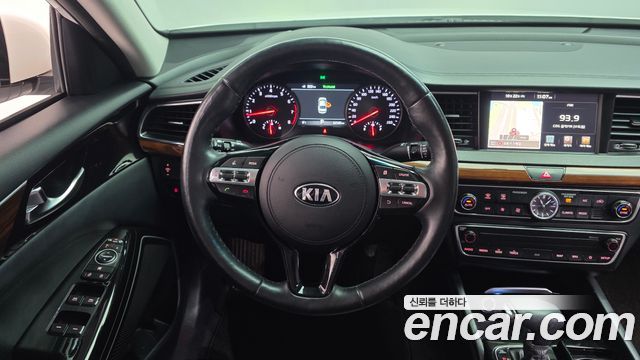 Kia K7 2017 — photo 13