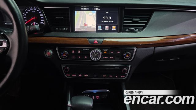 Kia K7 2017 — photo 16