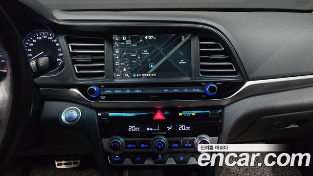 Hyundai AVANTE 2020 — photo 21