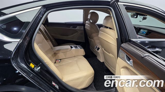 Genesis G80 2017 — photo 17