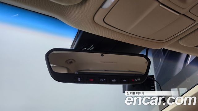 Genesis G80 2017 — photo 24