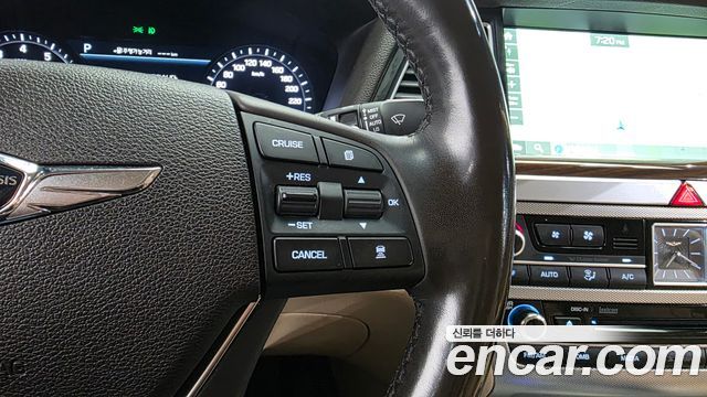 Genesis G80 2017 — photo 28