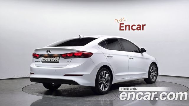 Hyundai AVANTE 2018 — photo 2