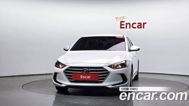 Hyundai AVANTE 2018 — photo 3