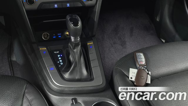 Hyundai AVANTE 2018 — photo 12