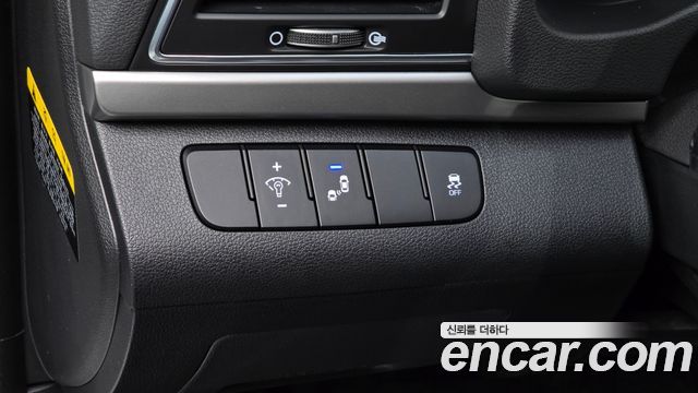 Hyundai AVANTE 2018 — photo 20