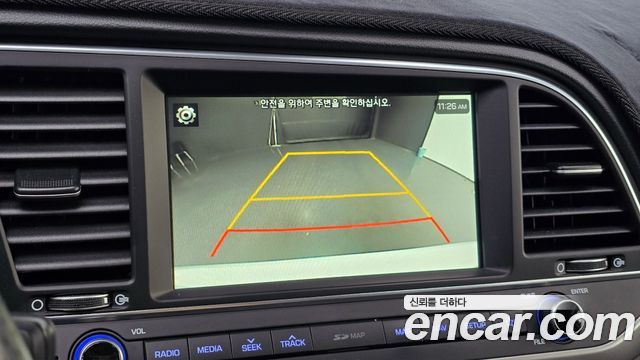 Hyundai AVANTE 2018 — photo 25