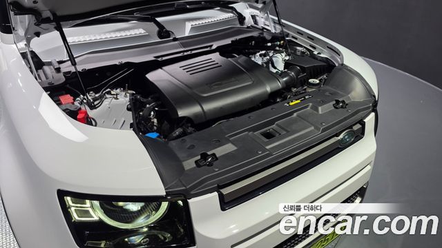 Land Rover Defender 2025 — photo 6
