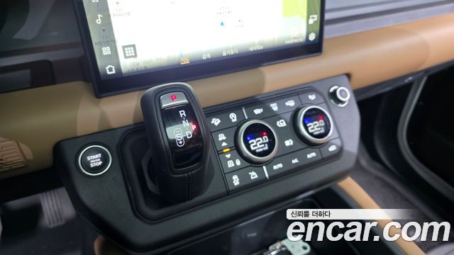 Land Rover Defender 2025 — photo 9