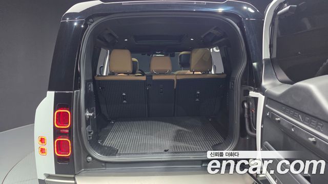 Land Rover Defender 2025 — photo 20