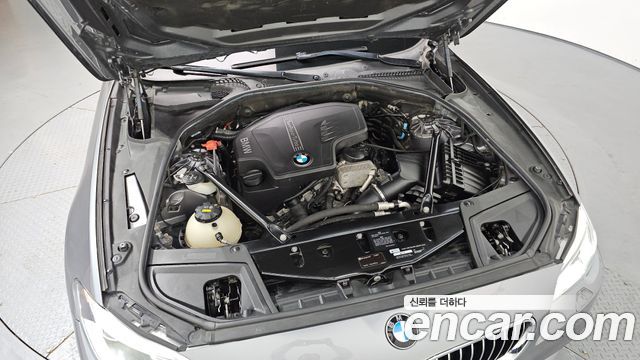 BMW 5-Series 2016 — photo 6