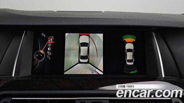 BMW 5-Series 2016 — photo 14