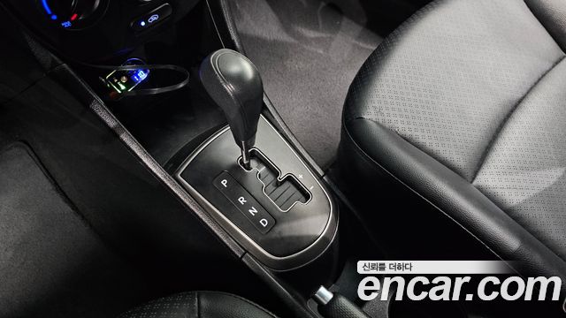 Hyundai Accent 2016 — photo 12