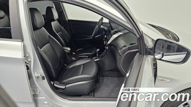 Hyundai Accent 2016 — photo 13