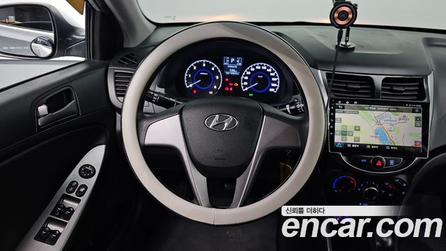 Hyundai Accent 2016 — photo 18