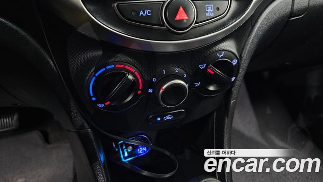 Hyundai Accent 2016 — photo 23