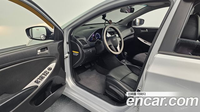 Hyundai Accent 2016 — photo 16
