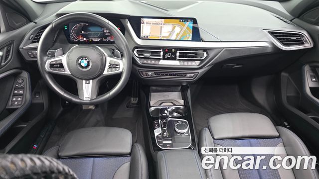 BMW 1-Series 2023 — photo 7