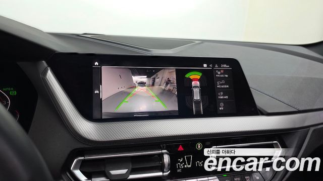 BMW 1-Series 2023 — photo 14