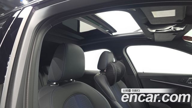 BMW 1-Series 2023 — photo 17