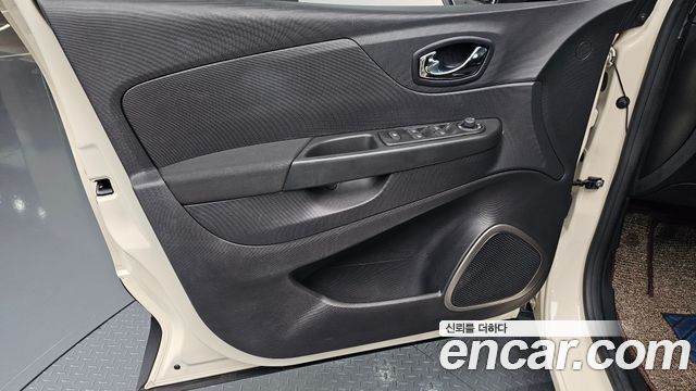 Renault Korea QM3 2015 — photo 14