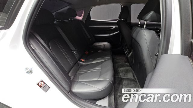 Hyundai Sonata 2021 — photo 12