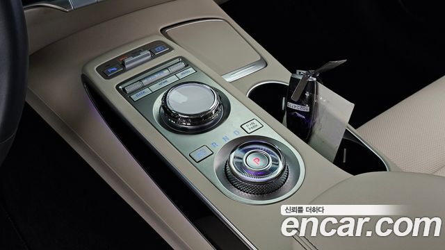 Genesis GV70 2024 — photo 12