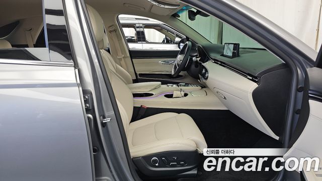 Genesis GV70 2024 — photo 17