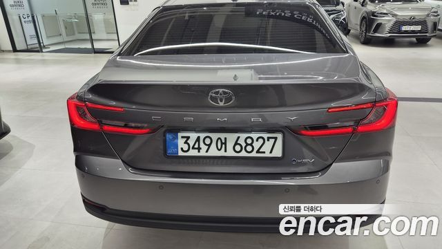 Toyota Camry 2025 — photo 4