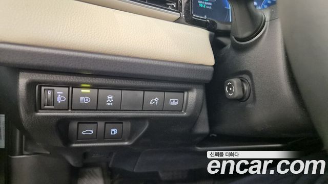 Toyota Camry 2025 — photo 16