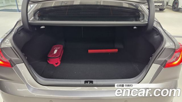 Toyota Camry 2025 — photo 17