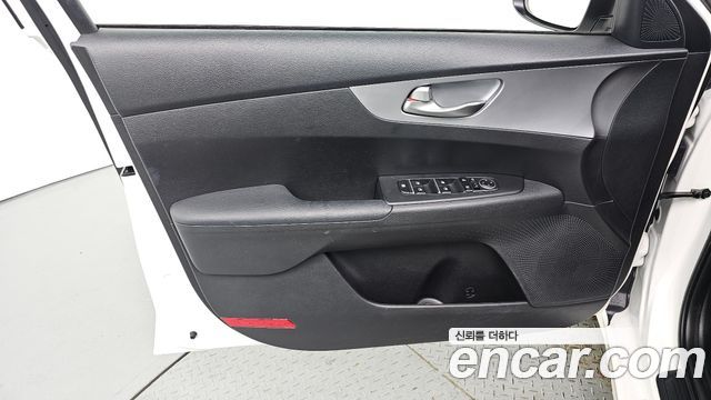 Kia K3 2022 — photo 14