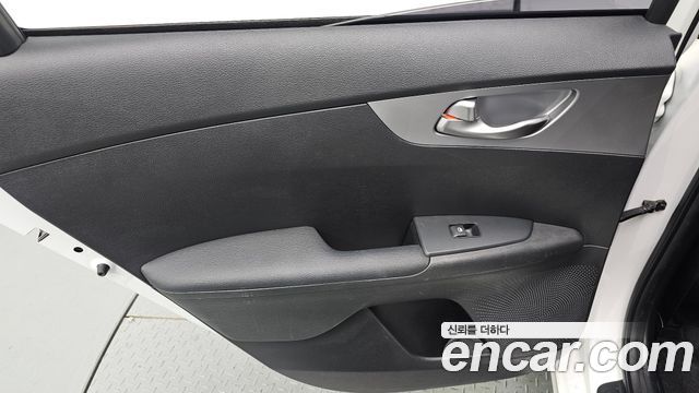 Kia K3 2022 — photo 15