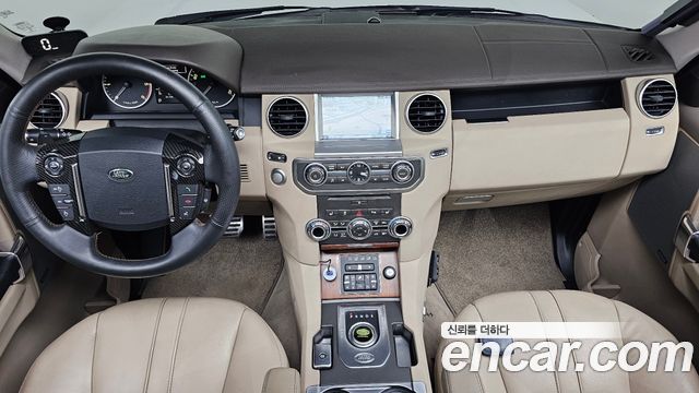 Land Rover Discovery 2016 — photo 10
