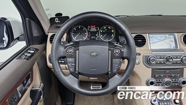 Land Rover Discovery 2016 — photo 19