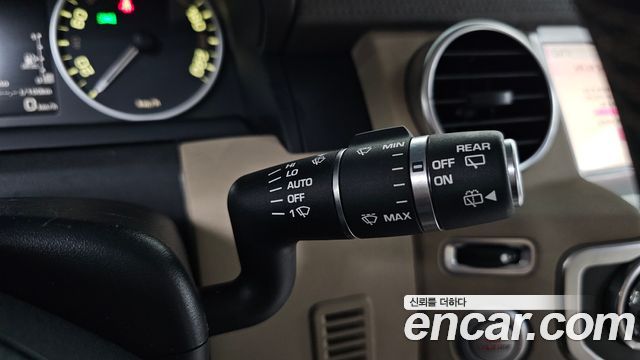 Land Rover Discovery 2016 — photo 25