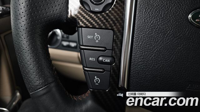 Land Rover Discovery 2016 — photo 27