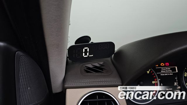 Land Rover Discovery 2016 — photo 28