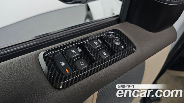Land Rover Discovery 2016 — photo 31