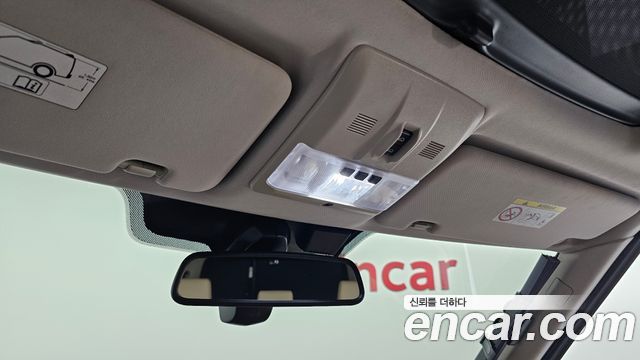 Land Rover Discovery 2016 — photo 33