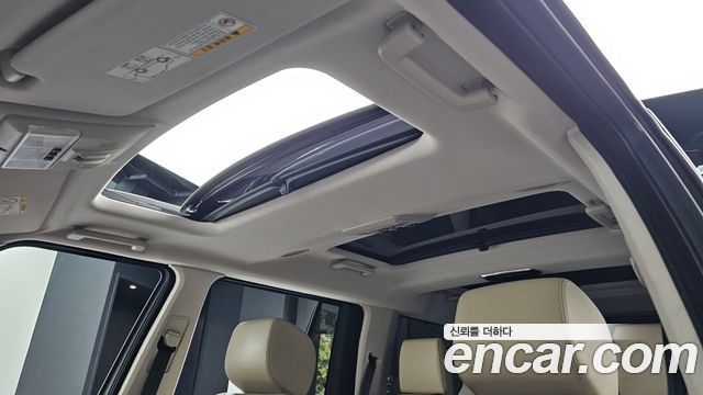 Land Rover Discovery 2016 — photo 34