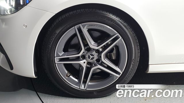 Mercedes-Benz E-Class 2023 — photo 5