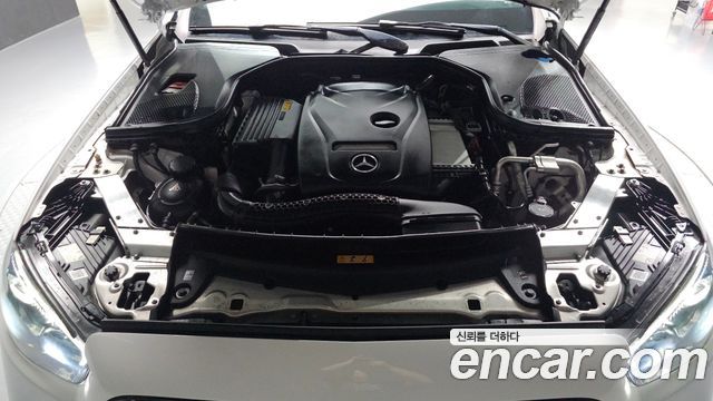 Mercedes-Benz E-Class 2023 — photo 6