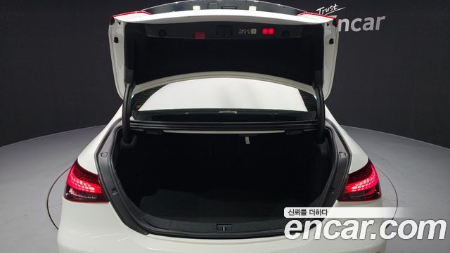 Mercedes-Benz E-Class 2023 — photo 22