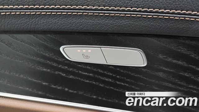 Mercedes-Benz E-Class 2023 — photo 30