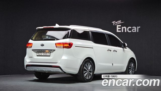 Kia Canival 2017 — photo 2