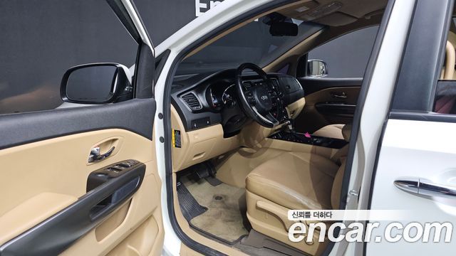 Kia Canival 2017 — photo 10