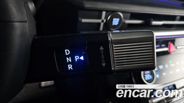 Hyundai Santafe 2025 — photo 12