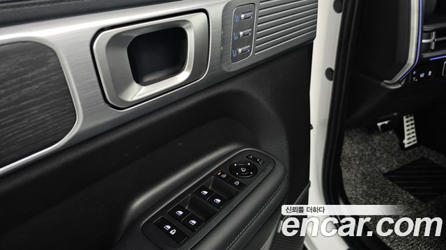 Hyundai Santafe 2025 — photo 28