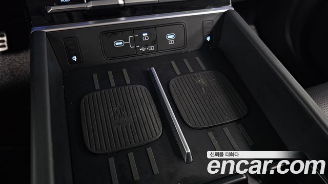 Hyundai Santafe 2025 — photo 37